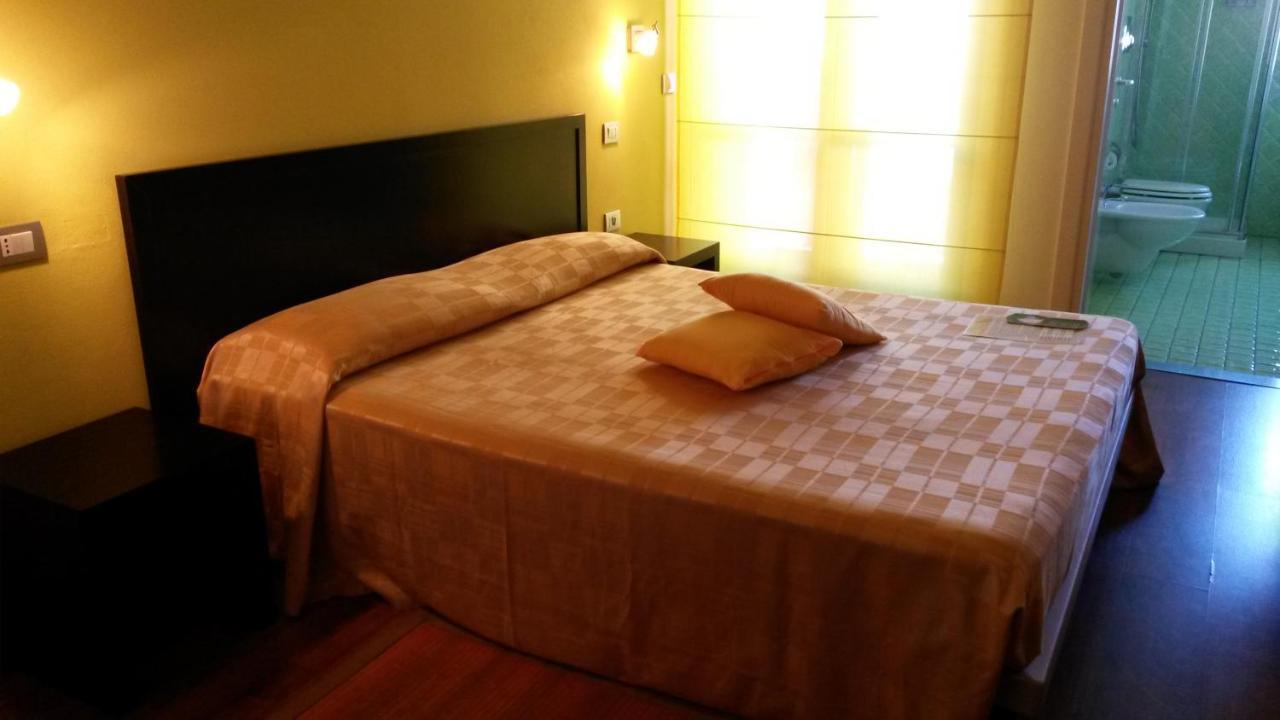 Hotel I Colori SantʼAntìoco Kültér fotó